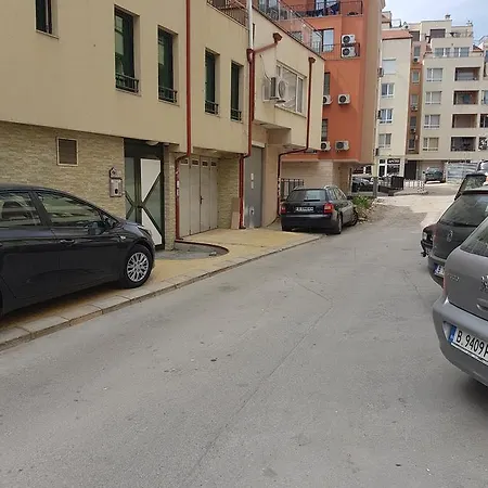 For 公寓 瓦爾納